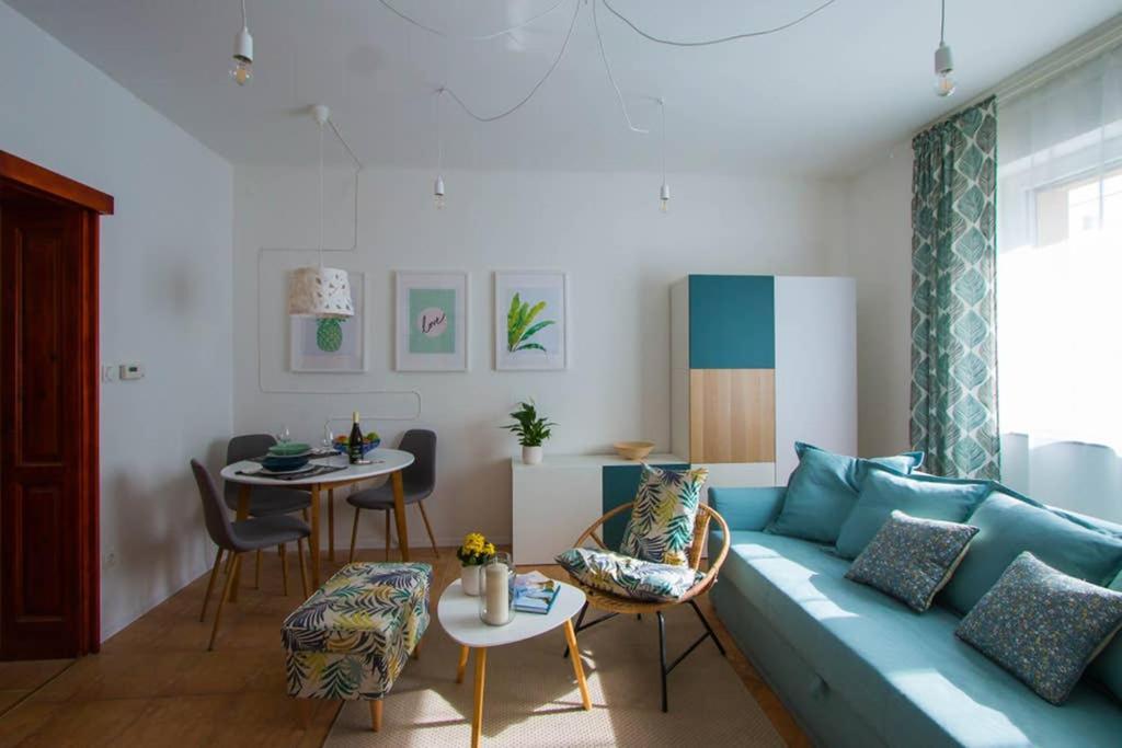 Teubel Apartman 2 Секешфехервар Экстерьер фото