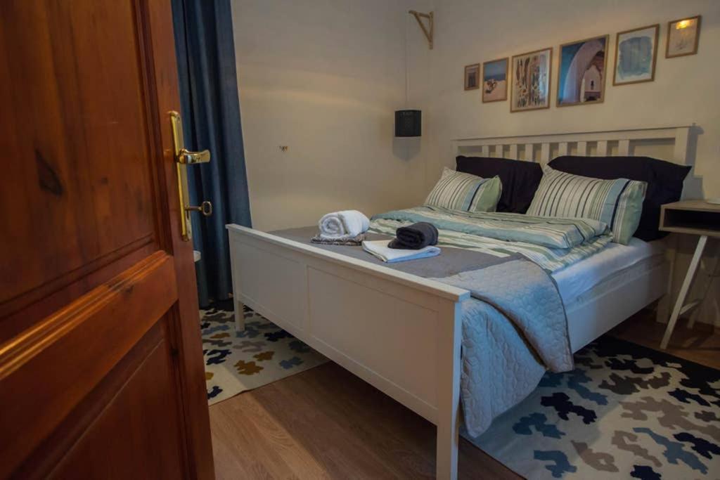 Teubel Apartman 2 Секешфехервар Экстерьер фото
